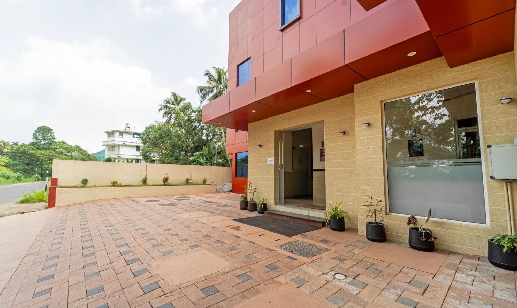 Treebo Thoduvas Star Plaza Cochin Airport Hotel Nedumbassery Exterior photo